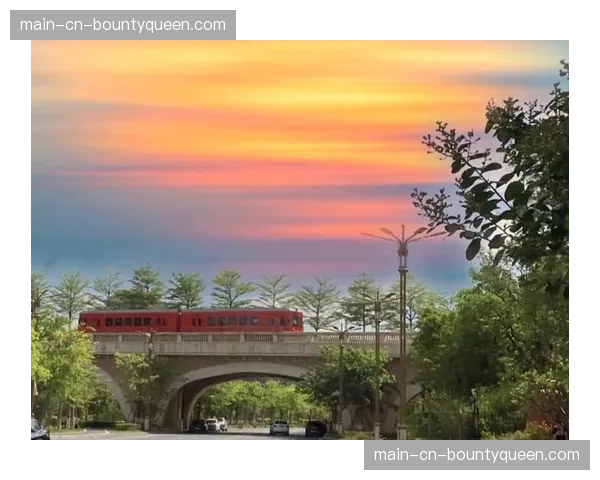 场外故事:欧冠主题列车穿梭欧洲,连接多座主办城市 场外故事:欧冠主题列车穿梭欧洲,连接多座主办城市