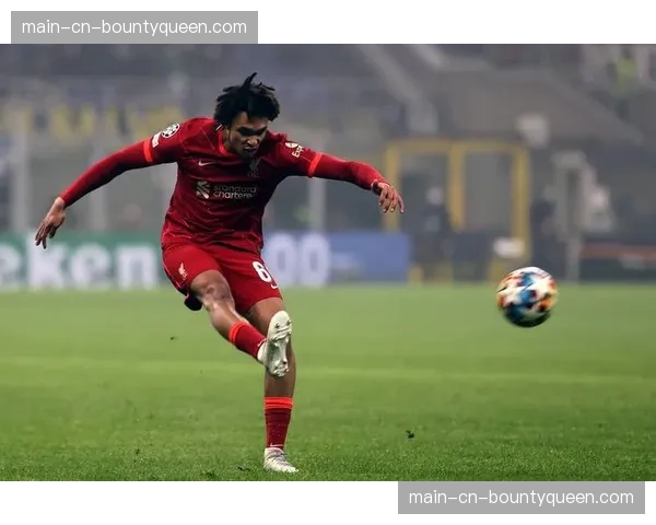 阿诺德的传中艺术：单场6次禁区传球创纪录的背后